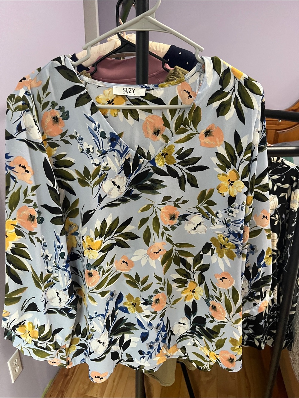 Suzy Shier top